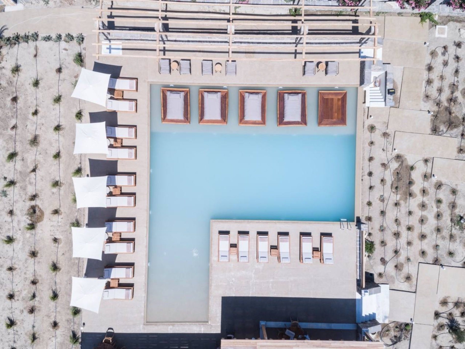 Ammothines Cycladic Suites