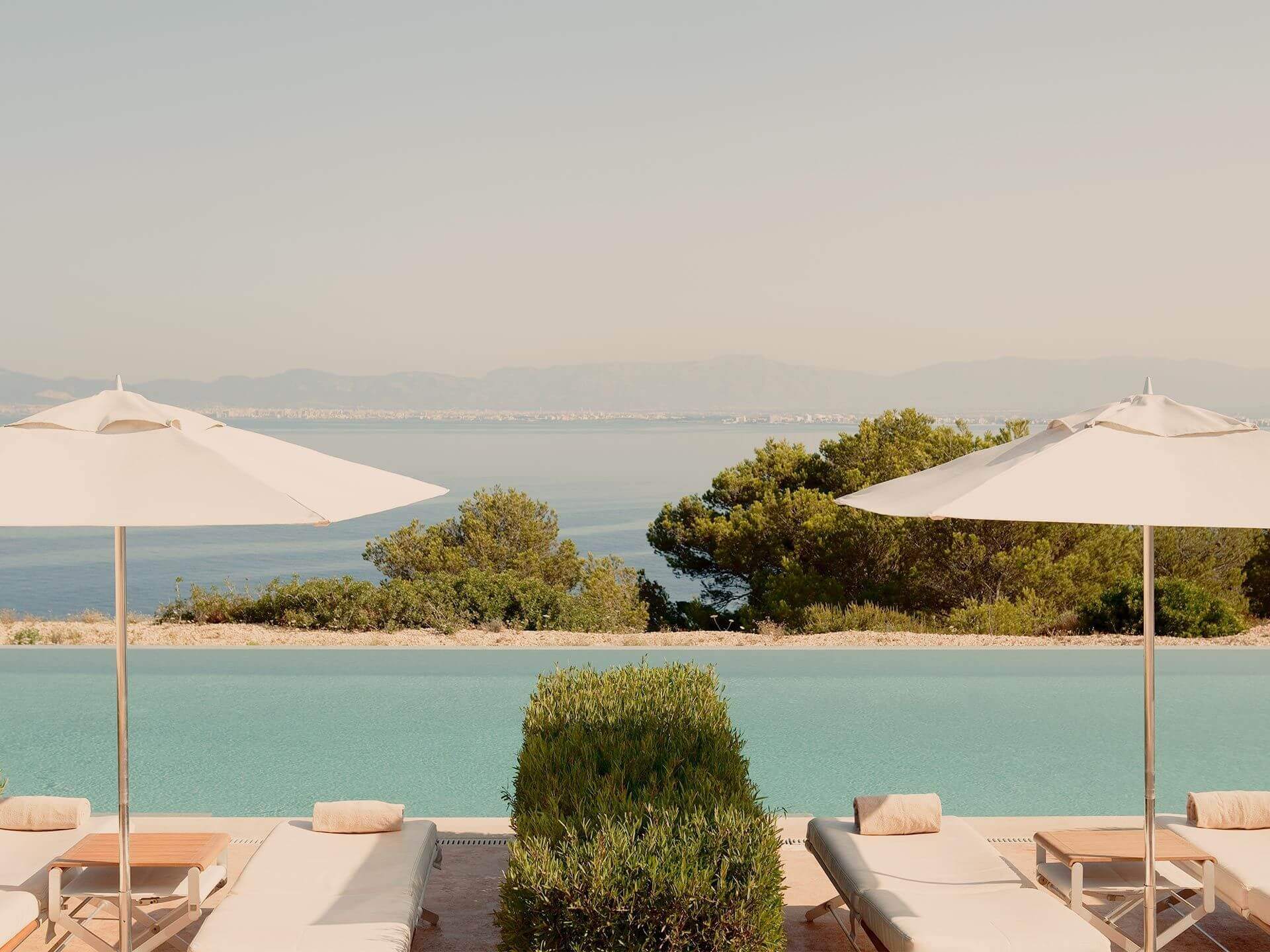 The pool set among the fortress walls above the sea
