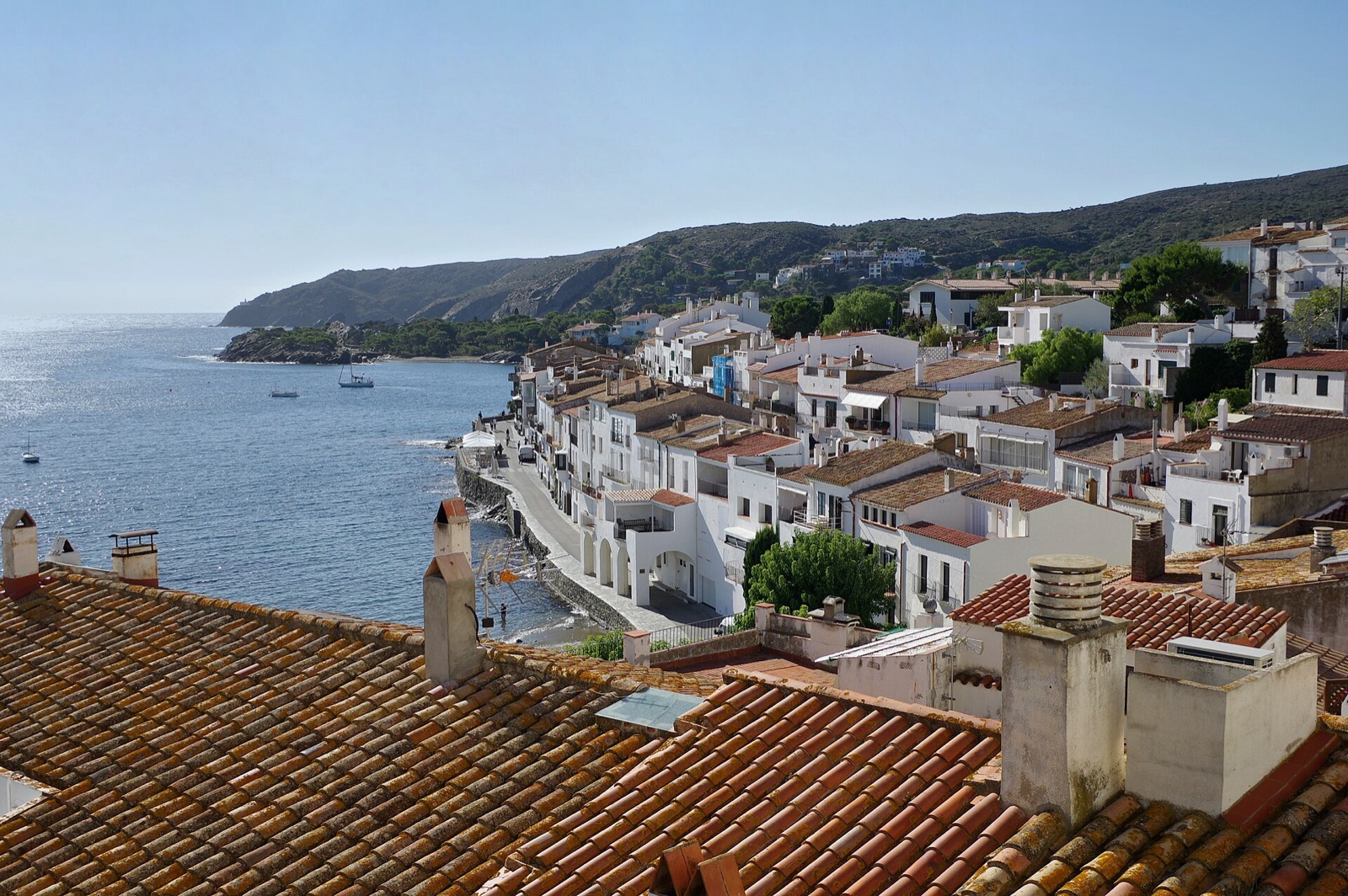 A field note from the whitewashed Catalan village at the end of thirteen kilometres of cur