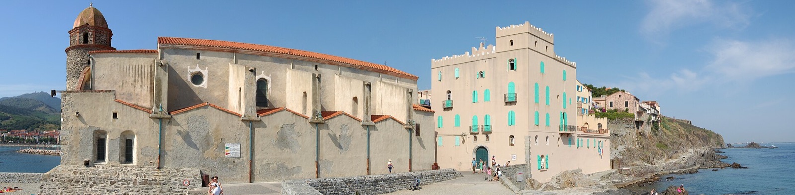 Panorama of the church of Notre-Dame-des-Anges and the bay of Collioure