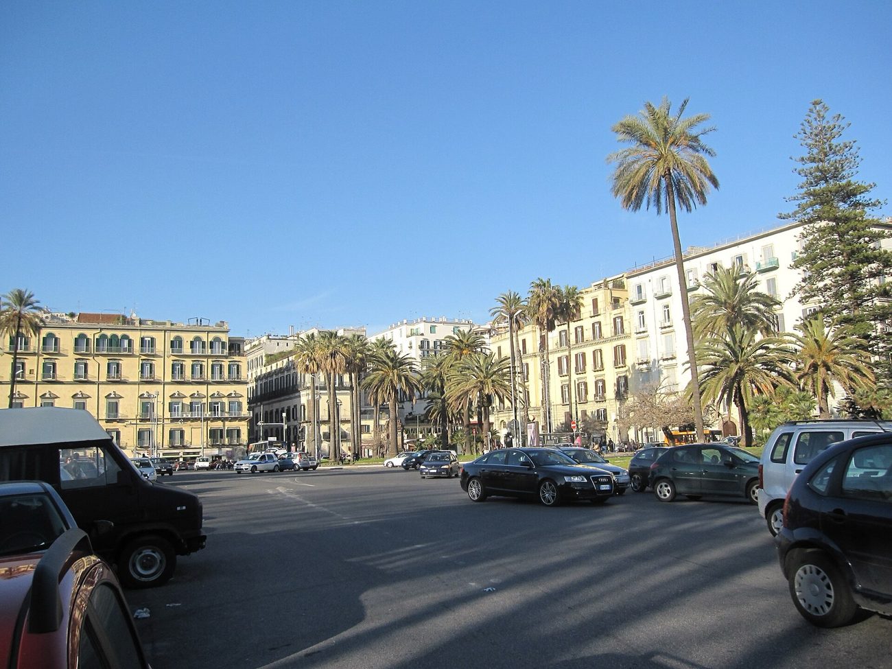 Piazza Vittoria, the square the shop faces on the Riviera di Chiaia