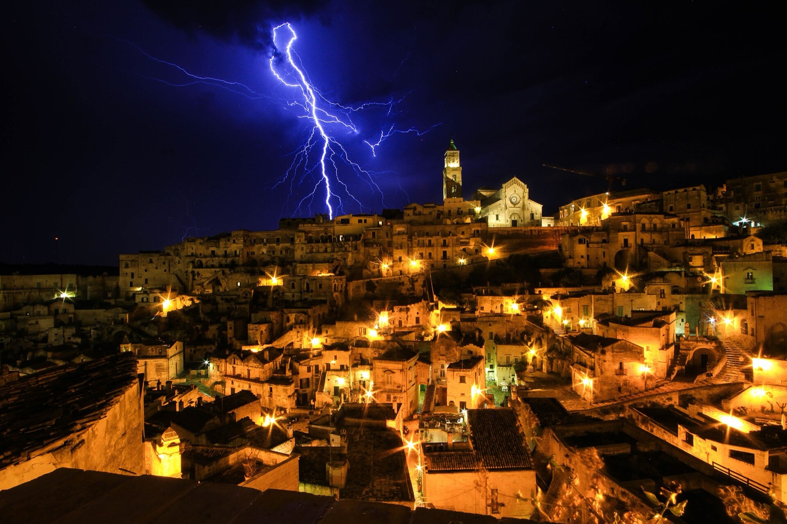 Stone lanes and cave dwellings in the Sassi district of Matera