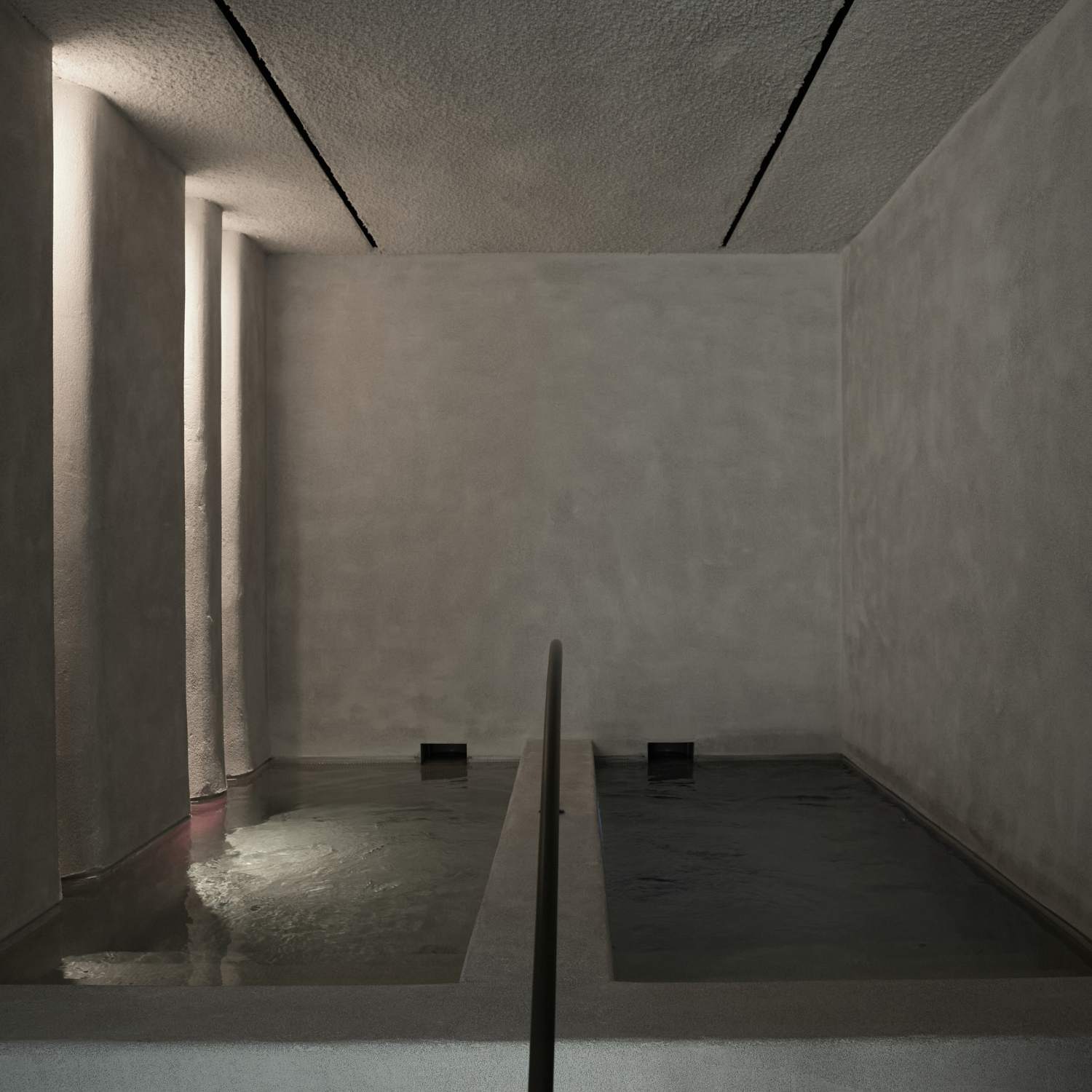 The hot and cold plunge pools