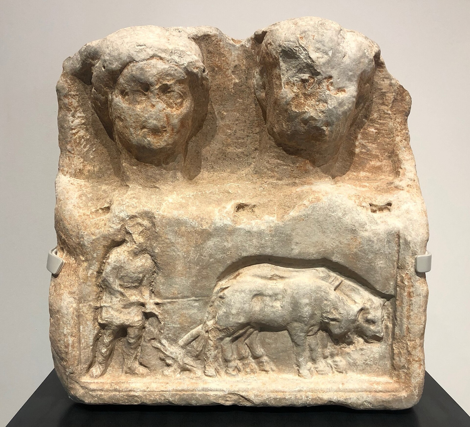 A Roman stele from the collection of the Musée de la Romanité