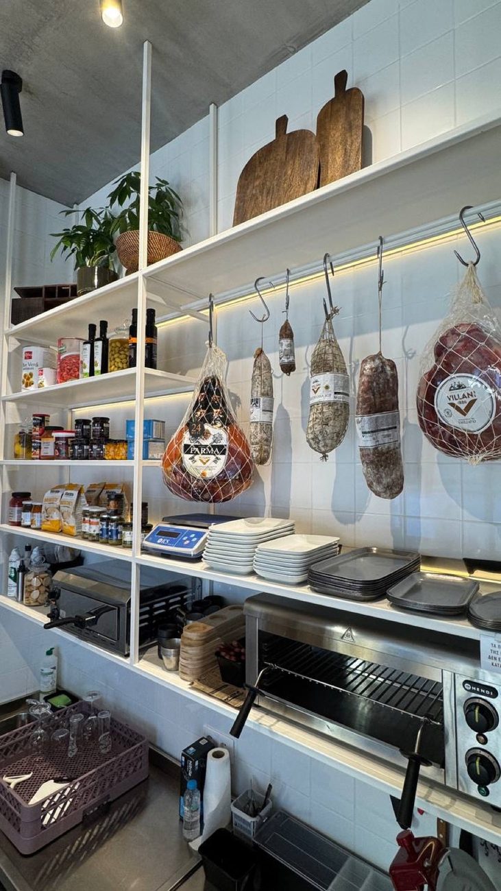 PetNat, natural wine and the Peristeri aperitivo