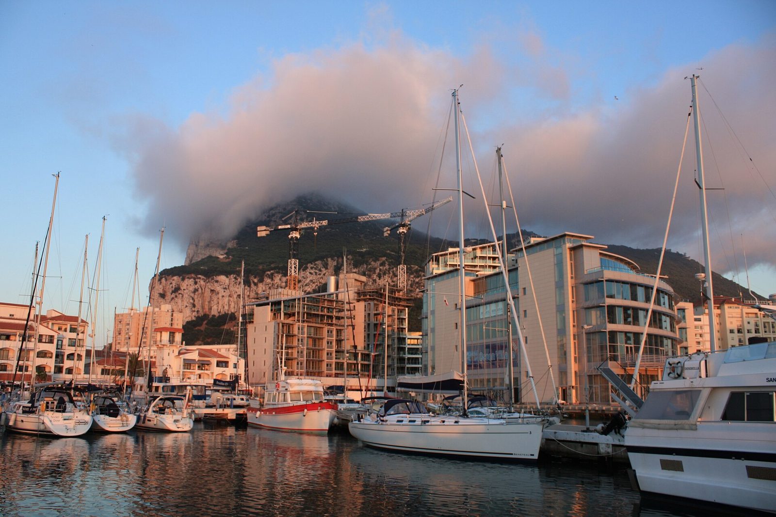 The Levante, the cloud that caps the Rock of Gibraltar