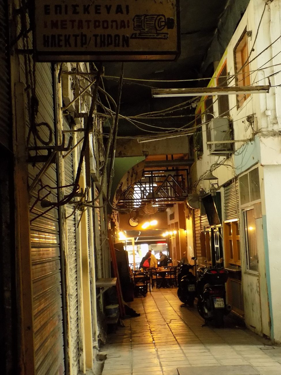 A walkway through the Modiano market