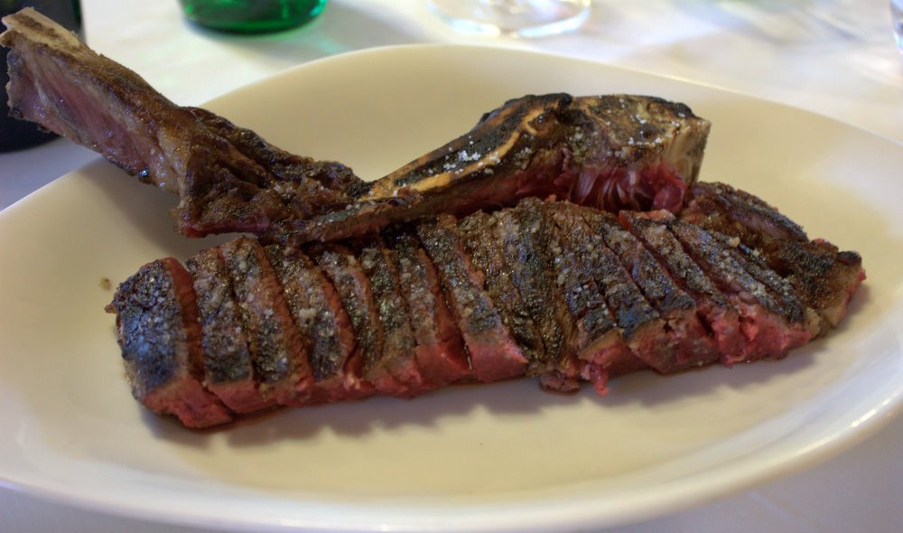 The aged beef chop, off the grill · Photo: Krista, Wikimedia Commons (CC BY 2.0)
