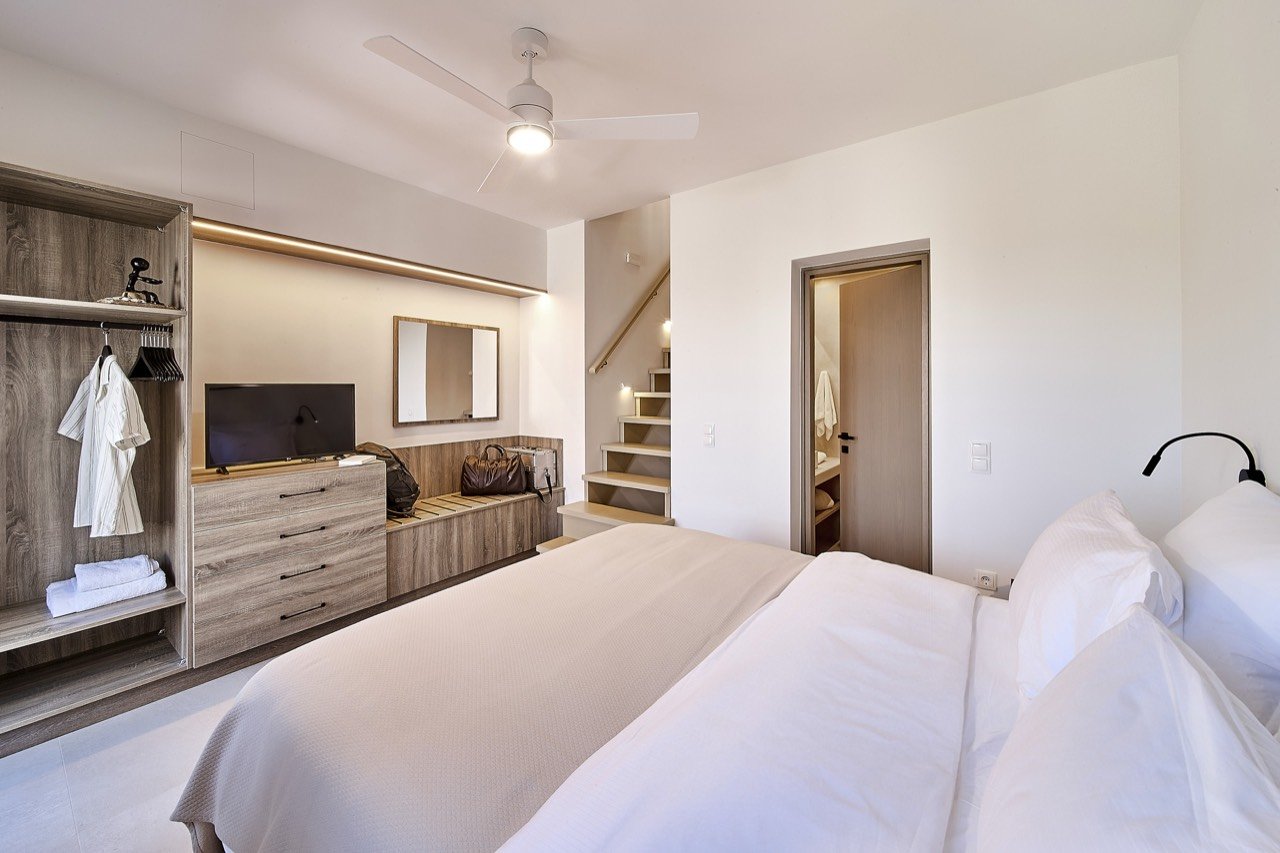 Bedroom with Cycladic detailing