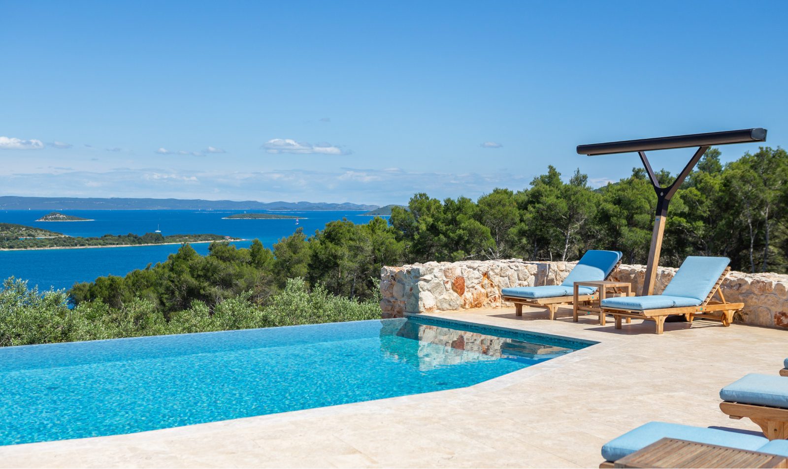 The seawater infinity pool looking out over the Adriatic and offshore islets